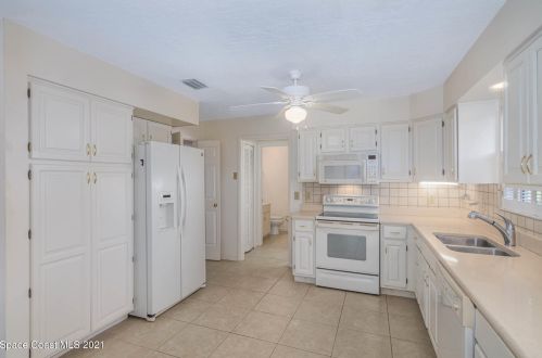 1295 Continental Ave, Melbourne FL 32940-6702 exterior