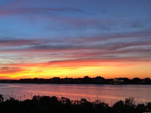 250 Dune Rd, West Hampton Beach, NY 11978-2920