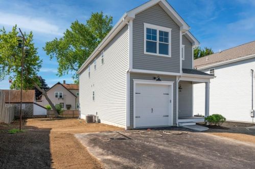 25 Ballou St, Cumberland, RI 02864-2062