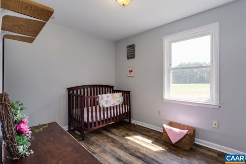 374 Shr Rd, Bybee VA  22963-5236 exterior