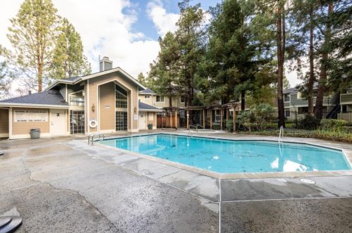 2713 Somerset Park Cir, San Jose CA  95132-2274 exterior