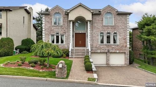 258 Arthur Ave, Englewood, NJ 07632-2609