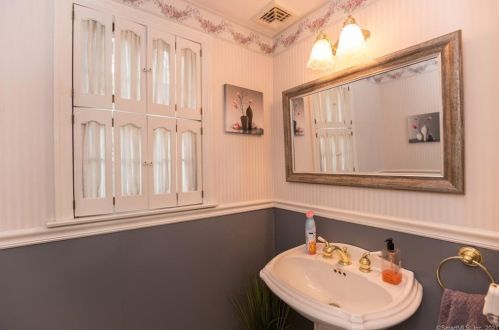 16 Stearns St, Killingly CT  06239-2922 exterior