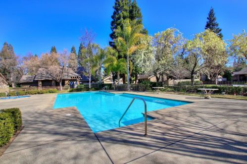 2021 Discovery Village Ln, Rancho Cordova CA  95670-3065 exterior