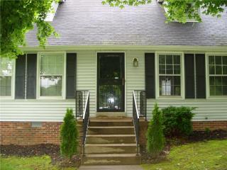 301 Brady Dr, Dickson, TN 37055-2911