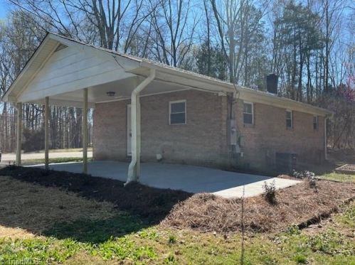 388 Davie Academy Rd, Farmington NC  27028-5130 exterior