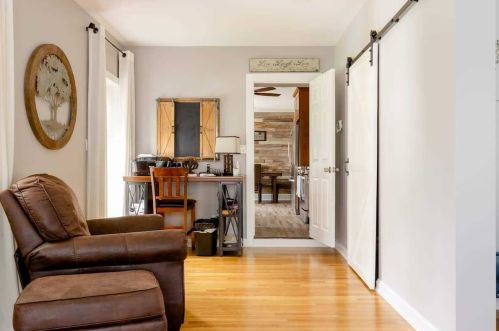 72 Maple Ave, Fishkill NY  12524-2213 exterior