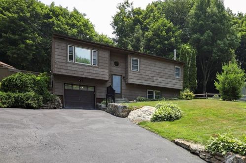 35 Kayview Ave, Bethel, CT 06801-1515