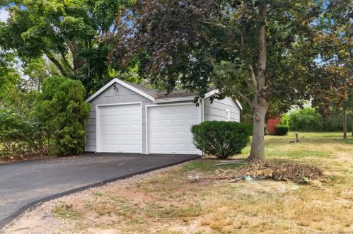 353 Quinnipiac Ave, North Haven CT  06473-3718 exterior