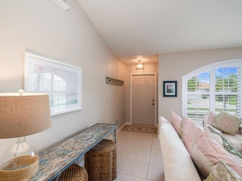 122 Cyrus St, Marco Island, FL 34145-4644