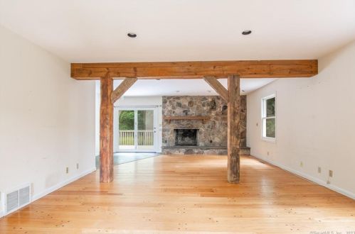7 Simpaug Tpke, Ridgefield, CT 06877-4716