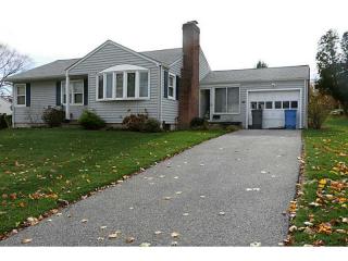 33 Redwood Dr, Cranston RI  02920-5914 exterior