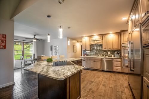 323 Blackhawk Rd, Beaver Falls PA  15010-1405 exterior