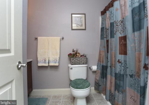 47 Barlow Dr, Souderton PA  18964-2276 exterior