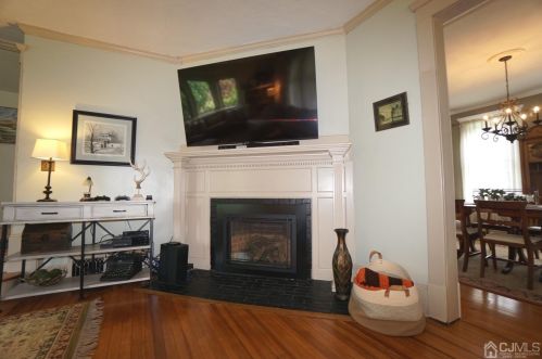 368 Middlesex Ave, Metuchen NJ  08840-1536 exterior