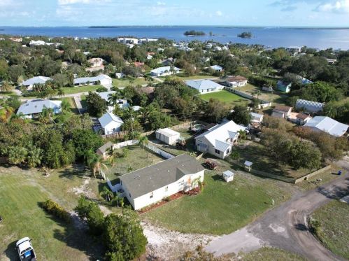7450 132nd St, Sebastian, FL 32958-3408