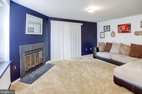 3522 Caledonia Cir, Woodbridge VA  22192-1063 exterior