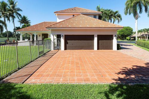 2400 Newbury Ct, West Palm Beach FL  33414-7736 exterior