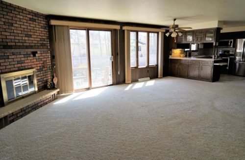 1963 Wood Ln, Green Bay WI  54304-1915 exterior