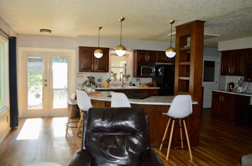 345 Mohican Dr, Crooksville OH  43731-9729 exterior