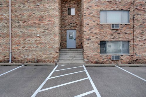 2446 Aldrich Ave, Minneapolis MN  55405-2966 exterior