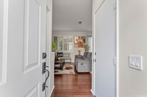 27889 Skycrest Cir, Santa Clarita, CA 91354-1409