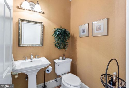 1583 Candace Ln, Yardley PA 19067-4484 exterior