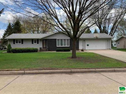 525 8th St, Lebanon IA  51250-2013 exterior