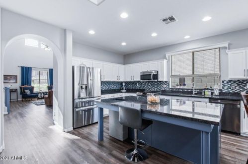 16811 27th Ave, Phoenix AZ 85027-1805 exterior