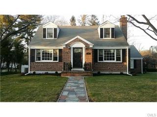 20 Bayberry Ln, Bridgeport, CT 06612-1406