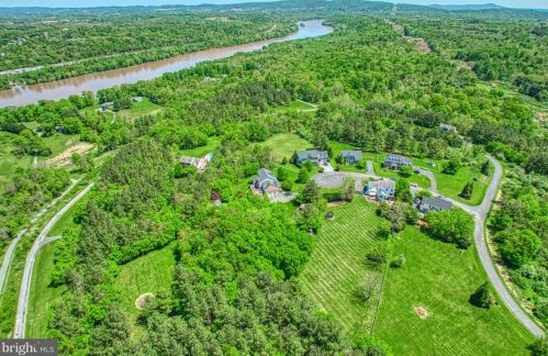 11489 Potomac Heights Ln, Lovettsville, VA 20180-1865