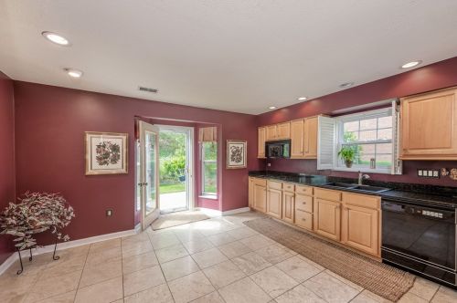 7082 Clubview Dr, Bridgeville PA  15017-1097 exterior