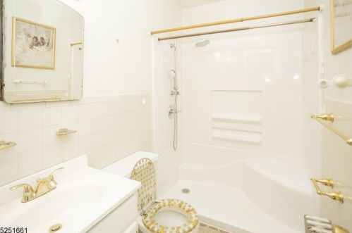 9 Rich St, Irvington NJ  07111-2020 exterior