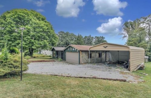 155 Baker Rd, Beaver Falls, PA 15010-6841