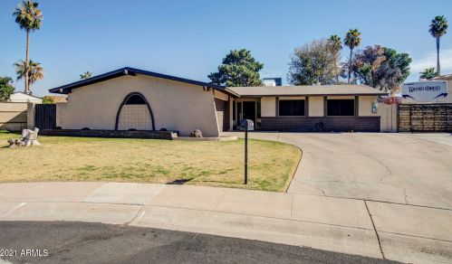 4515 Shaw Butte Dr, Glendale, AZ 85304-3036