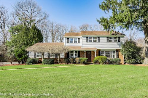 74 Robbins Ct, Bricktown, NJ 08724-3518