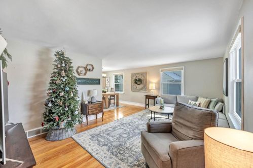 1071 Liberty St, Green Bay, WI 54304-3854