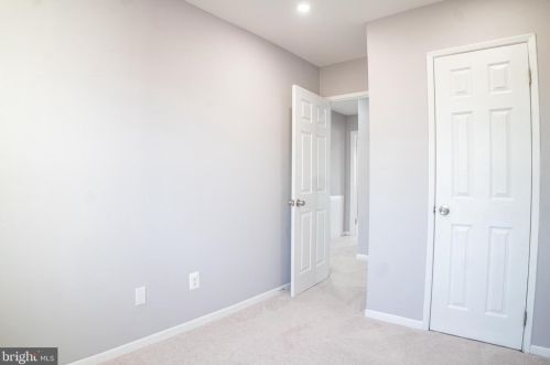 14796 Tamarack Pl, Woodbridge VA  22191-3136 exterior