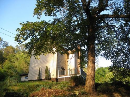 4249 Hollow Rd, New Castle, PA 16101-6611