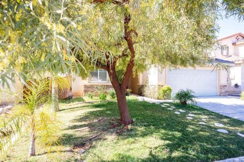 955 Dahlia Pl, Beaumont, CA 92223-7807