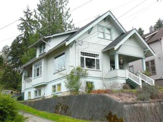 664 38th St, Tongue Point, OR 97103-2507