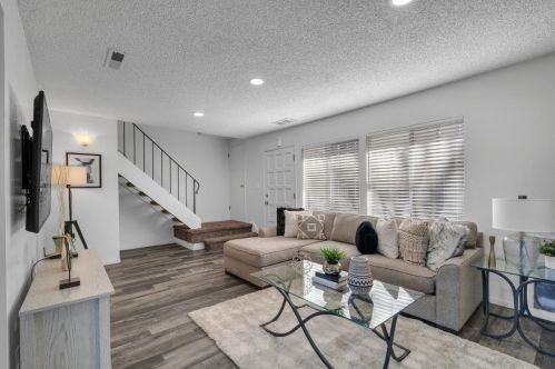 1478 Freni Ct, San Jose, CA 95121-2023