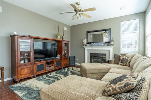1940 Morning Glory Dr, Hollister CA  95023-7622 exterior
