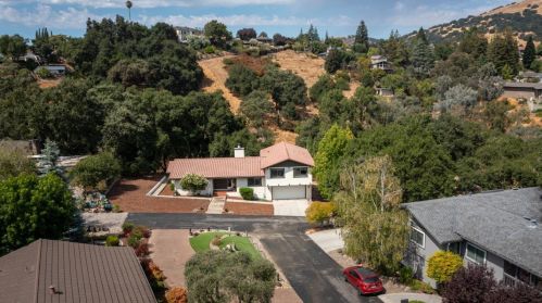 3825 Live Oak Ln, Morgan Hill, CA 95037-6838