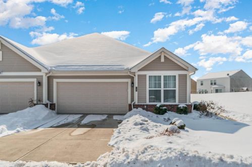 105 Woodside Park Dr, Amelia, OH 45102-8709