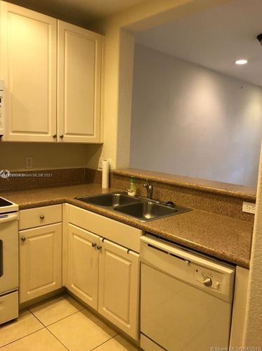 418 147th Ave, Hollywood, FL 33027-6101