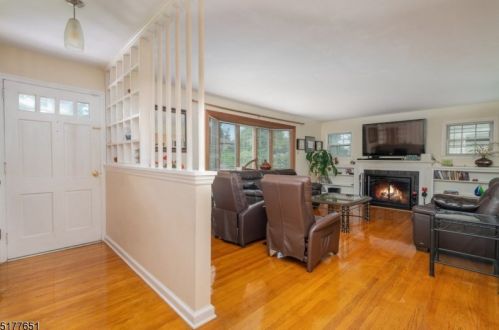 36 Longview Dr, Whippany, NJ