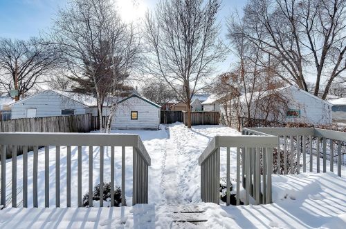 882 Bayard Ave, Saint Paul MN 55102-4002 exterior