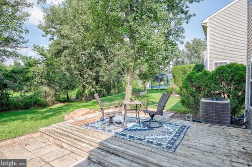 1528 Macintosh Way, Hummelstown PA  17036-8727 exterior