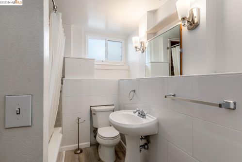 3963 Coolidge Ave, Oakland CA  94602-3428 exterior